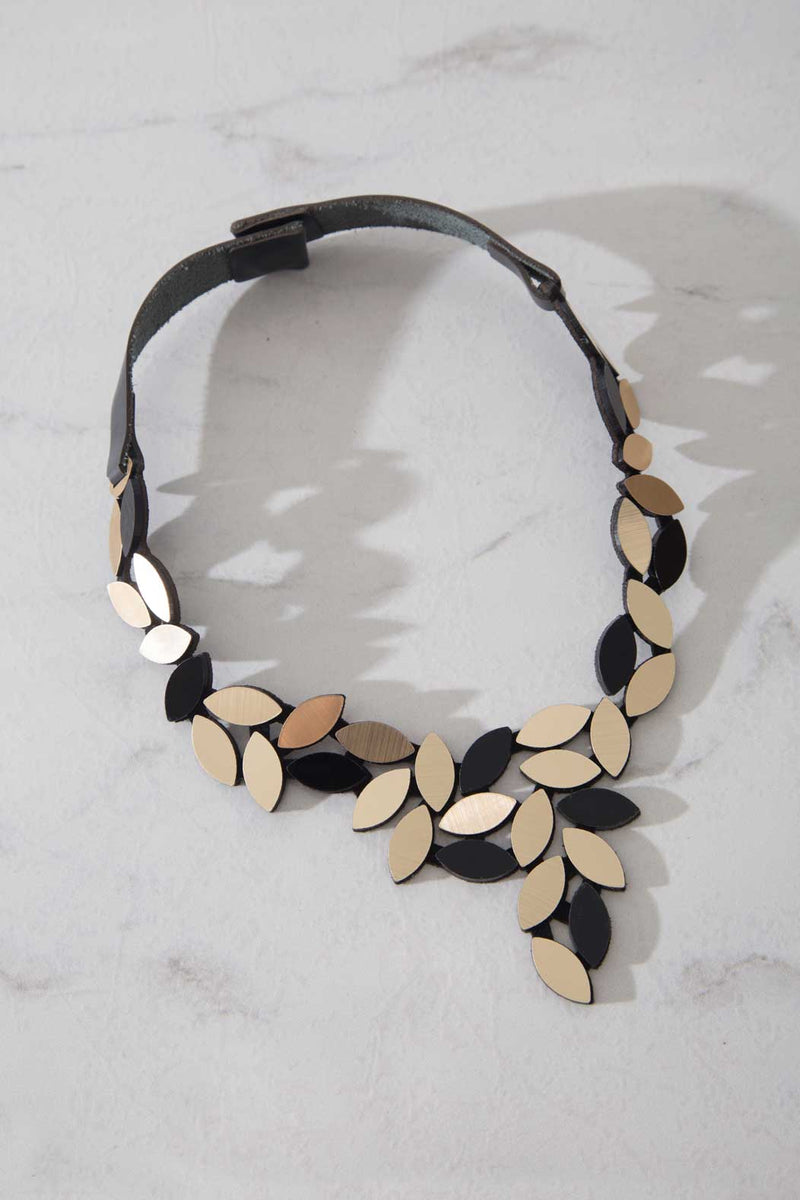 Kate Leaves Necklace V Lg