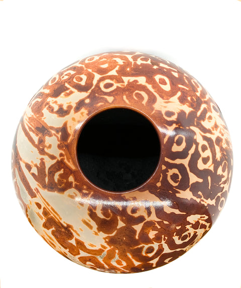 Vase in different tones