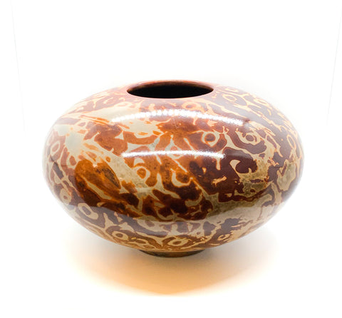Vase in different tones