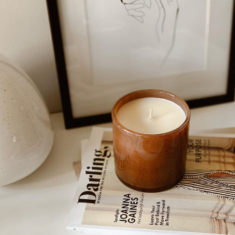 Foyer - Amber Black Vanilla Candle