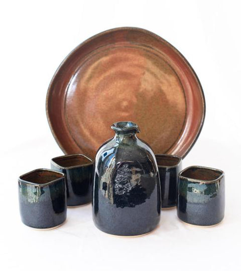  Black Sake Set, 6 pieces. 