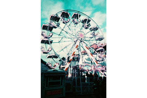 Simple Use Camera 400/27 LomoChrome Purple