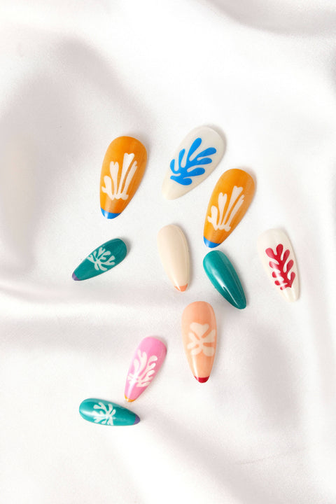 HENRI MATISSE SNOW FLOWERS -  ALMOND PRESS-ON NAILS