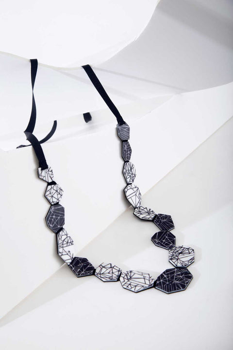 Greta Pattern Necklace Long