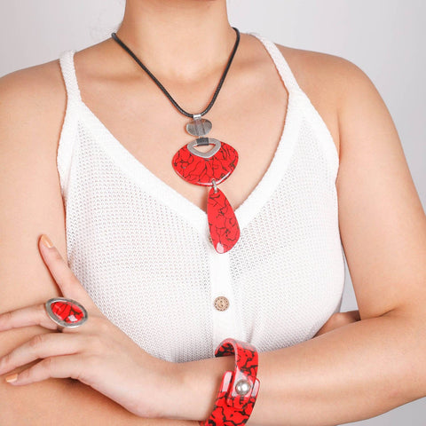 Nature Bijoux Manakara Drop Necklace