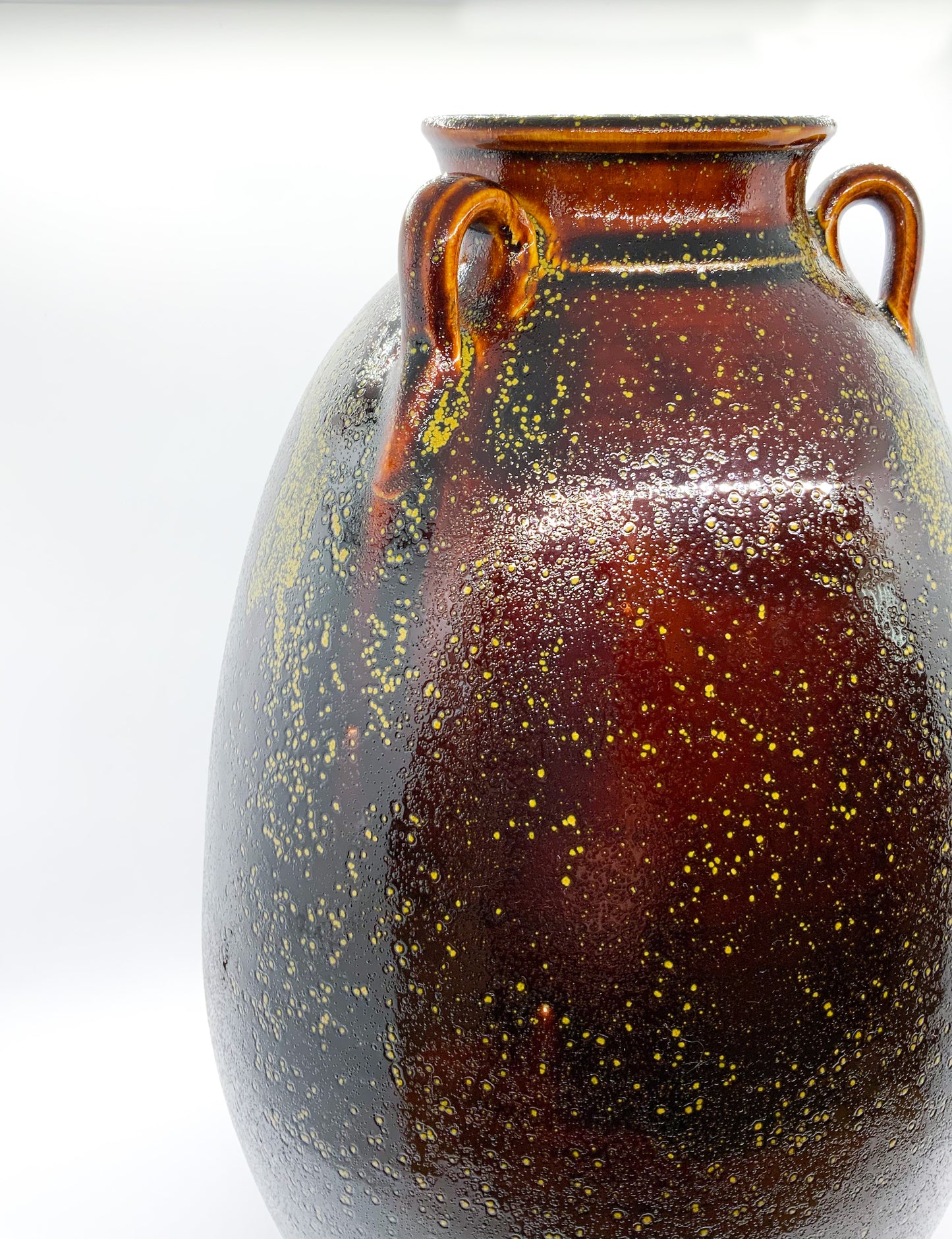 Ben Owen III Edo Jar in Teadust